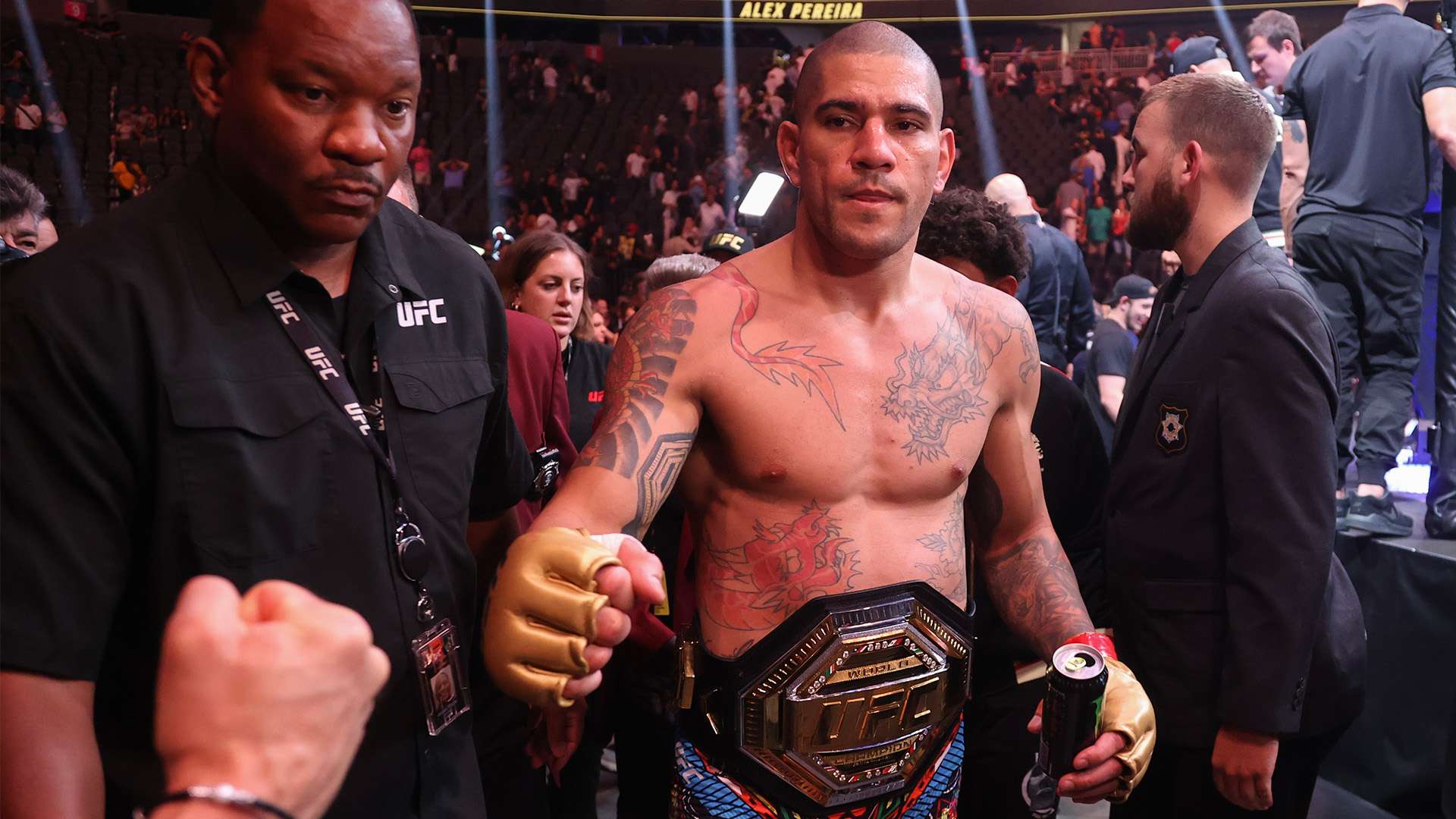 梅西是否会以租借形式重返巴萨引发热议