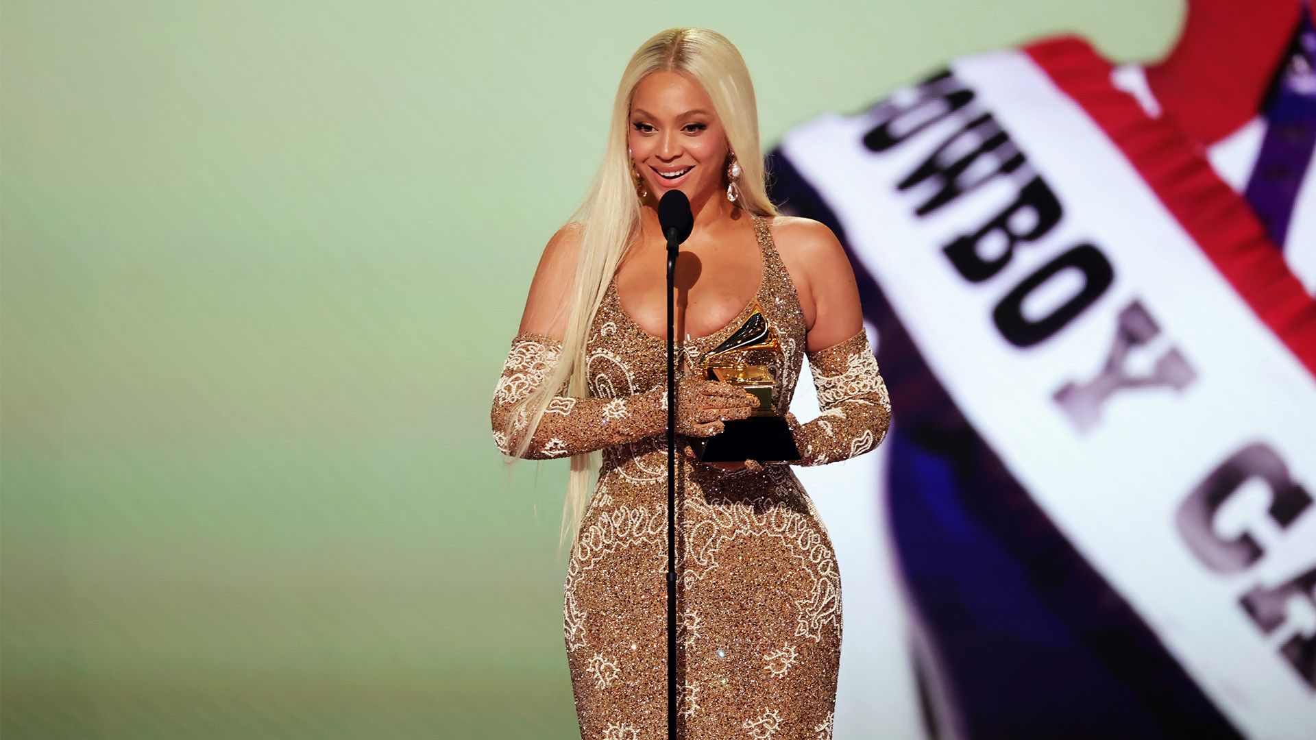 注入显得尤 注入显得尤